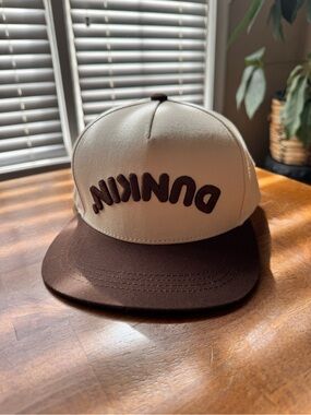 New DUNKIN Baseball Hat Cap RARE Upside Down Logo BROWN & Sunglasses
